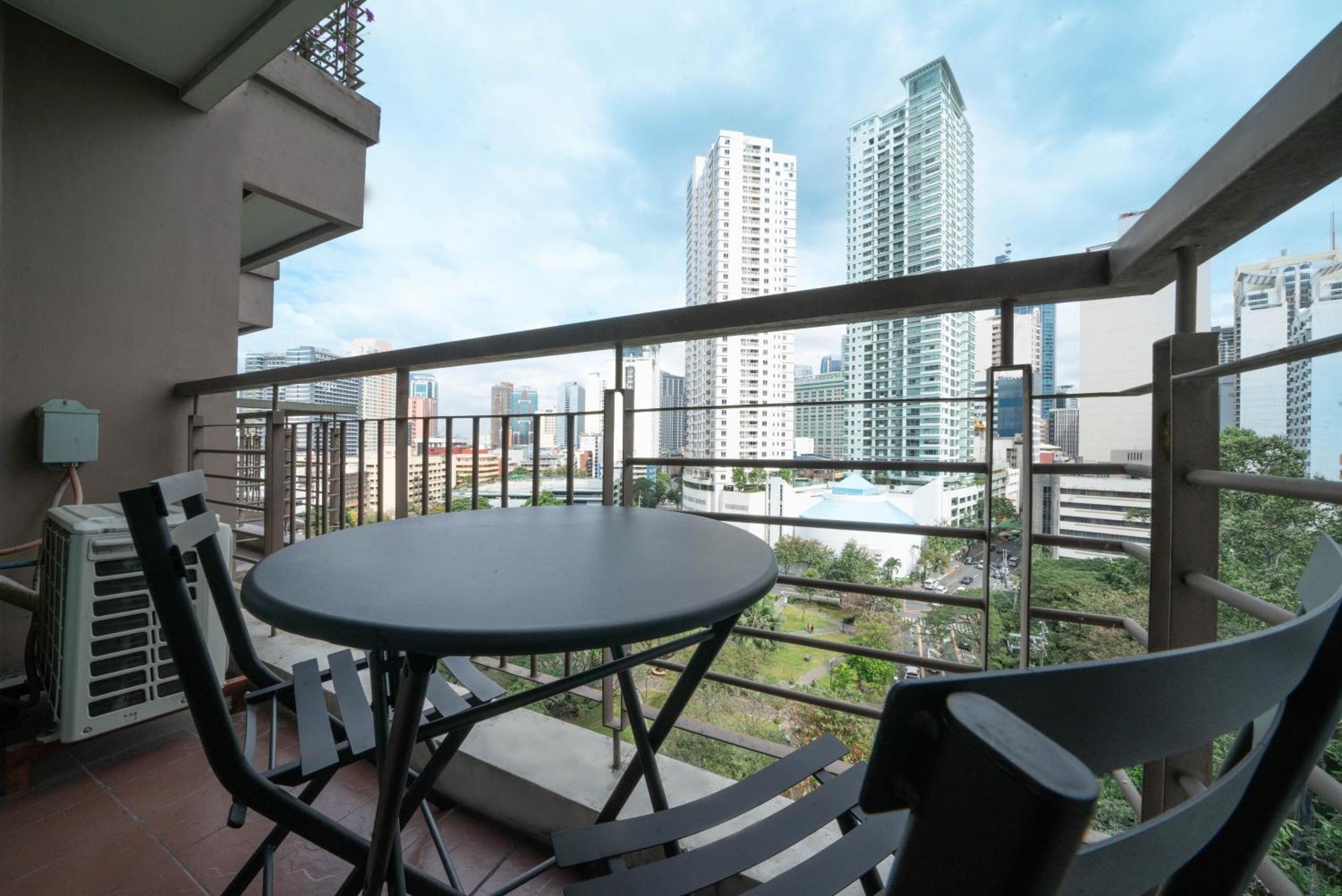 Kl Tower Makati Apartments By Ph Staycation مانيلا المظهر الخارجي الصورة